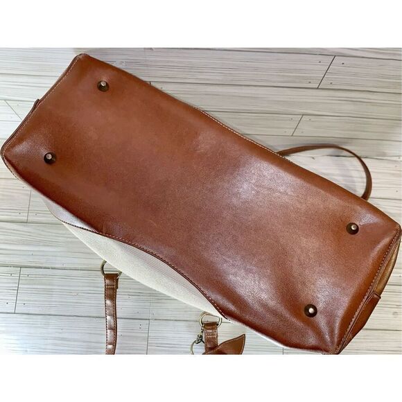 057-Coldwater Creek Neutral Canvas & Browm Butterfly Vegan Leather & Brass Trim - Picture 6 of 9